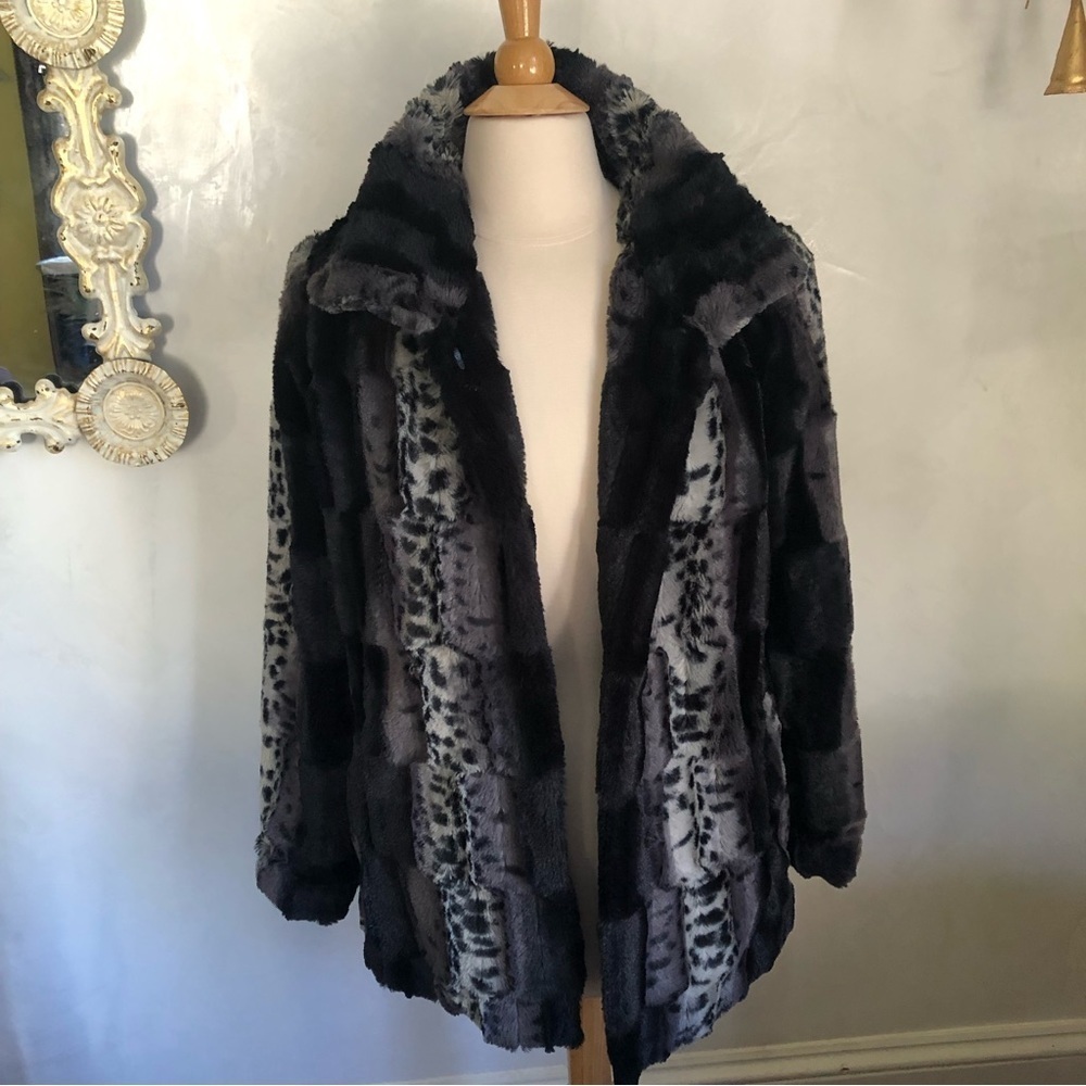 Dennis Basso color gray & black Faux Fur coat w/hook lock buttons Size Small - Picture 2 of 15